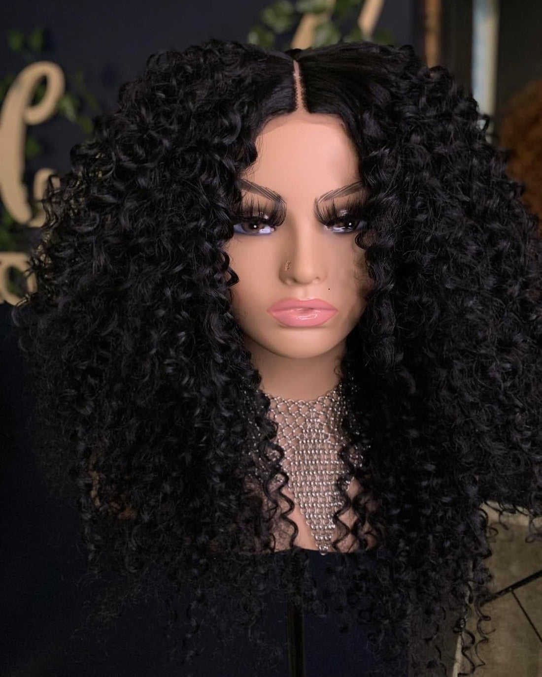 The Global Wigs & Extensions Market: A Multi-Billion Dollar Industry